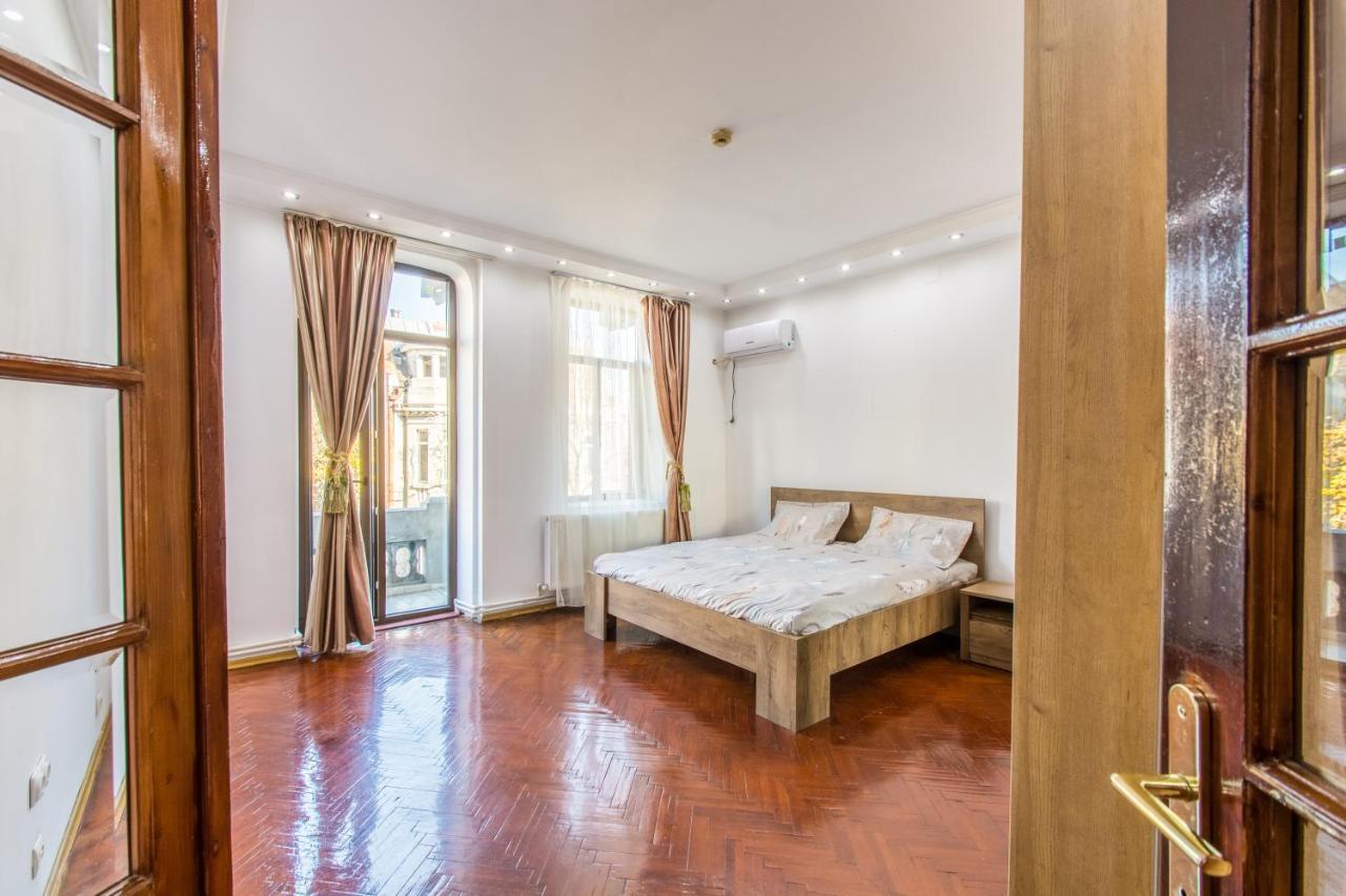 Apartment Faryna Bucarest Extérieur photo