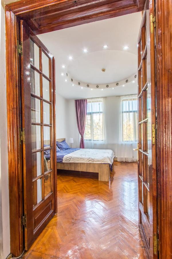 Apartment Faryna Bucarest Extérieur photo