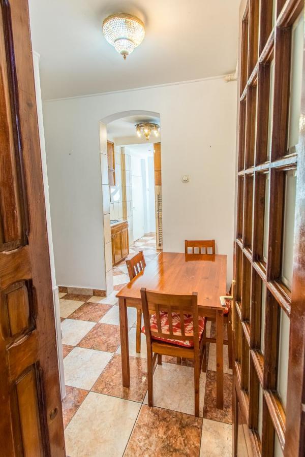 Apartment Faryna Bucarest Extérieur photo