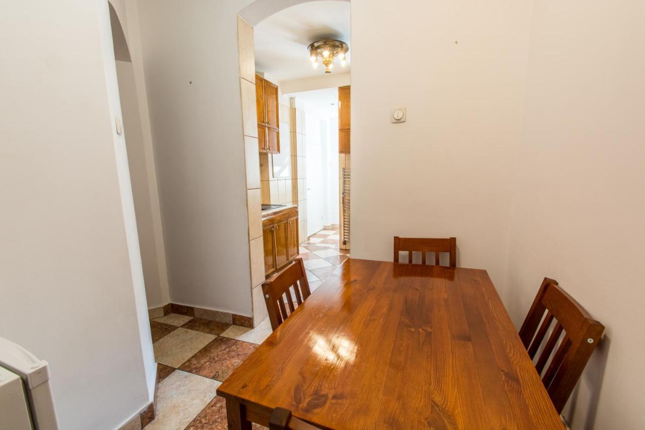 Apartment Faryna Bucarest Extérieur photo